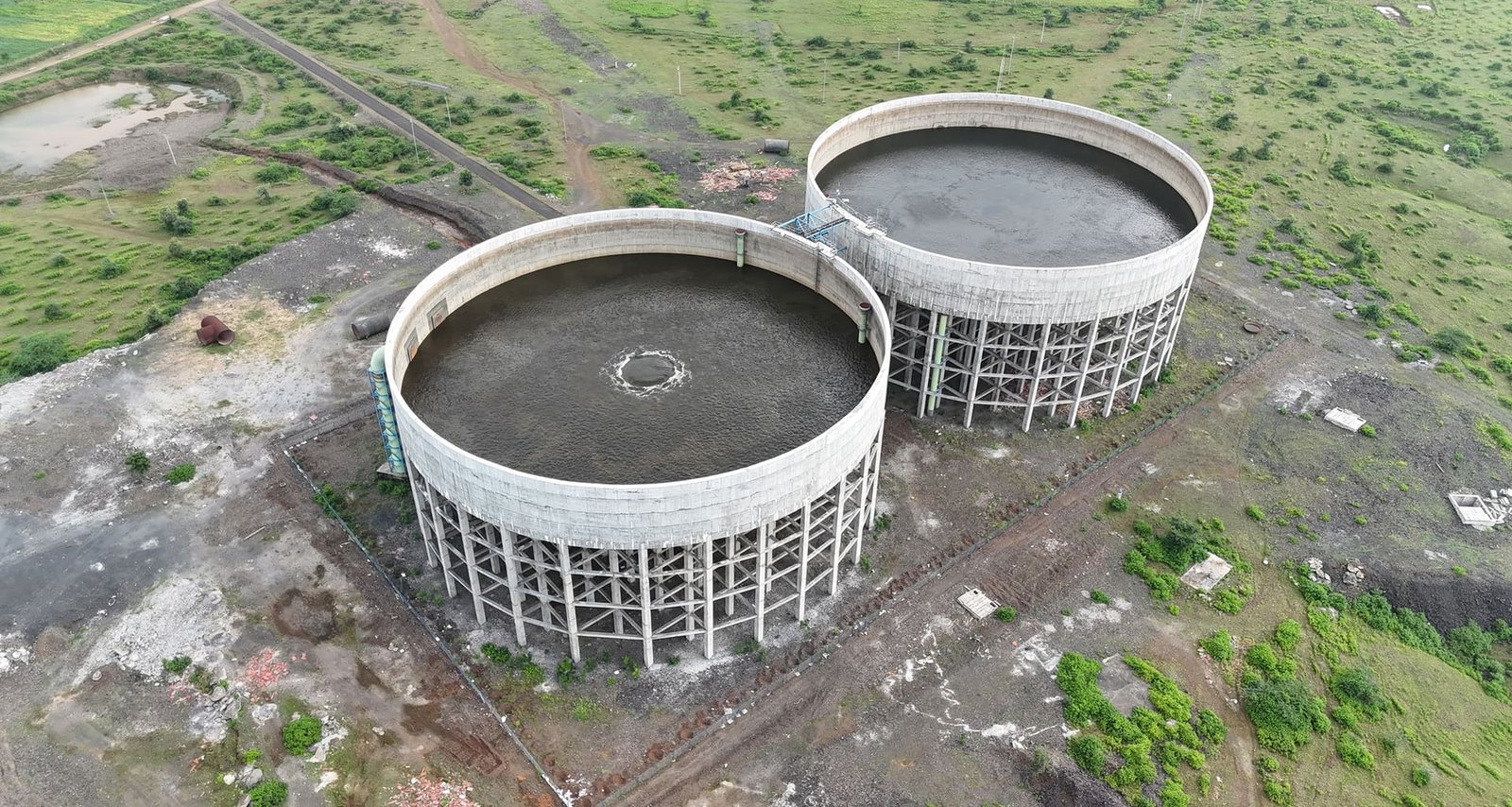 Aerial view of the twin elevated distribution chambers 1A and 1B