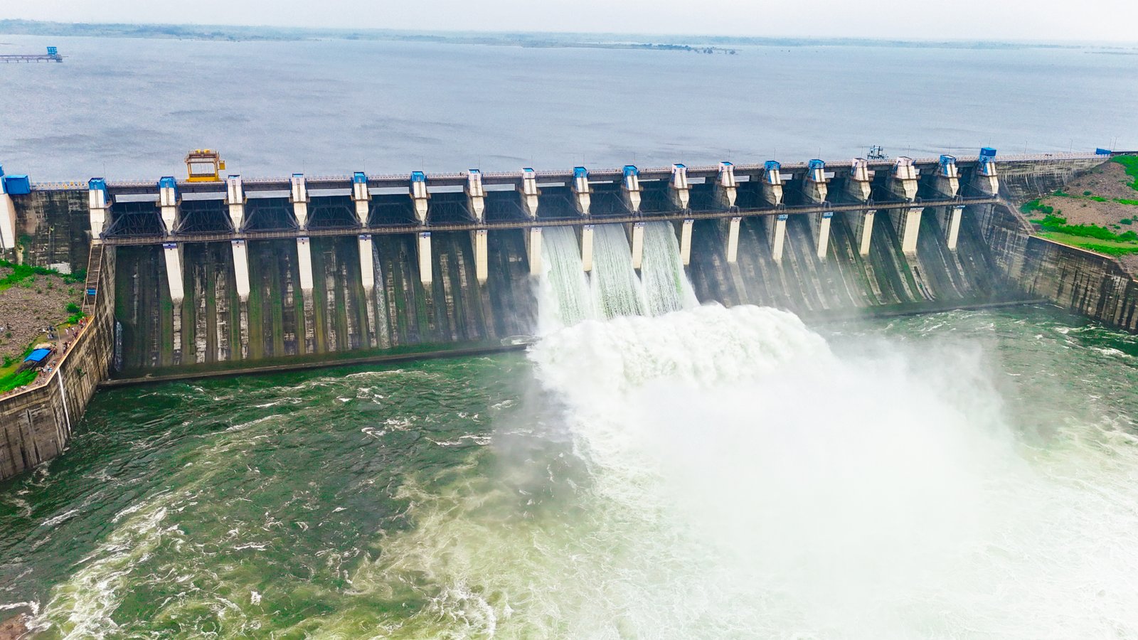 Kundalia dam on the Kalisindh River
