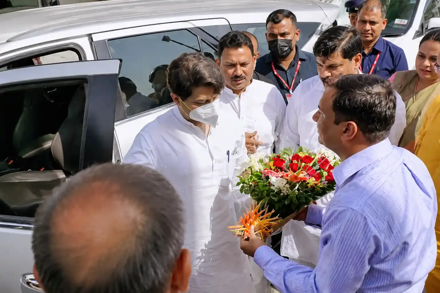 Union Minister Shri Jyotiraditya Scindia welcomed with a bouquet on arrival