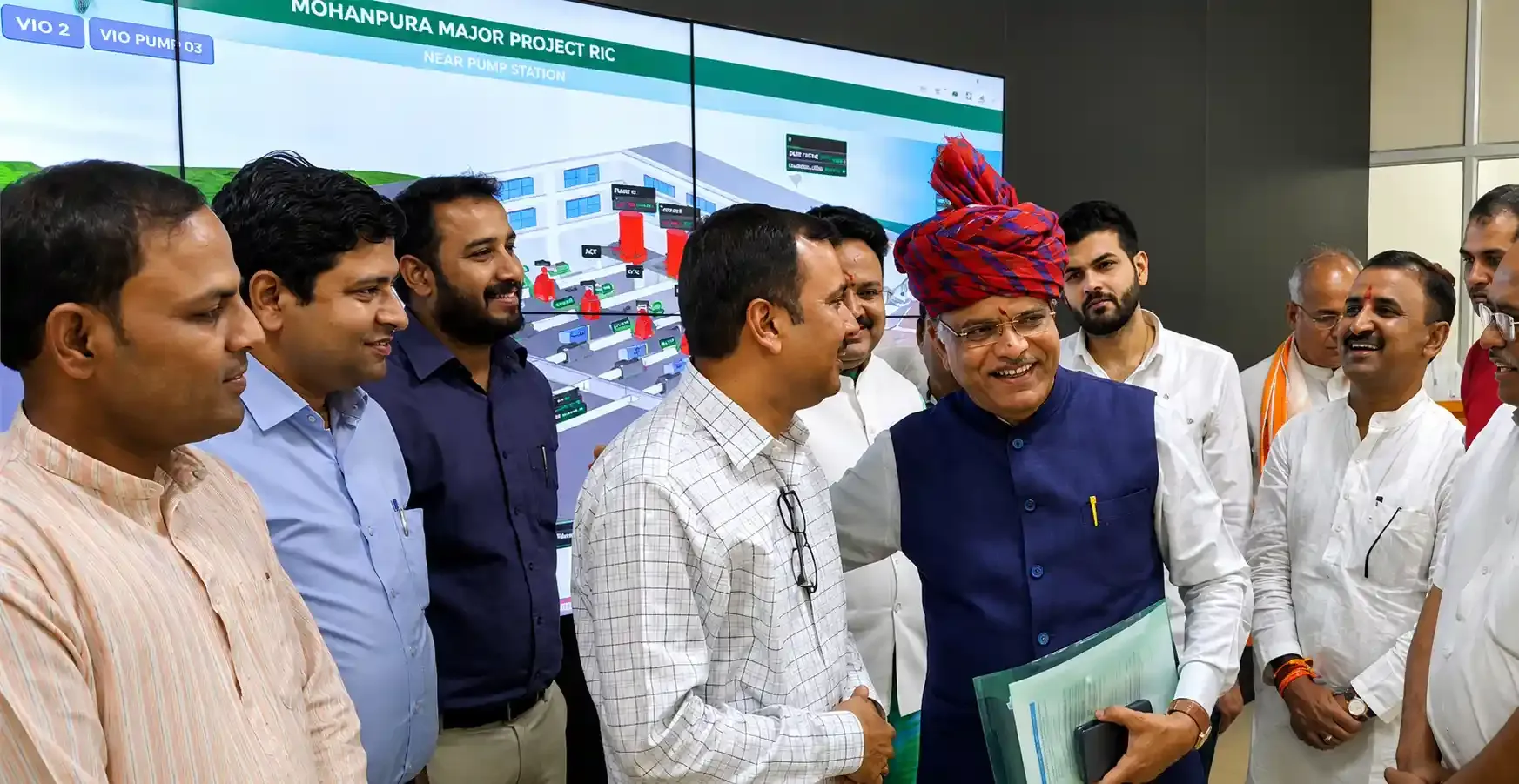 Hon. Dr. Vinoy Sahasrabuddhe viewing the Mohanpura Major Project RIC control-room display